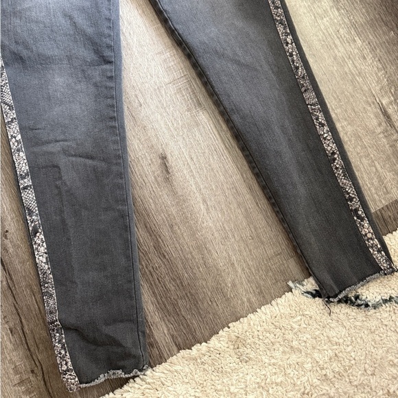 High Waisted Distressed Jeans Bundle - Light Wash & Gray Wash Denim - Picture 12 of 14